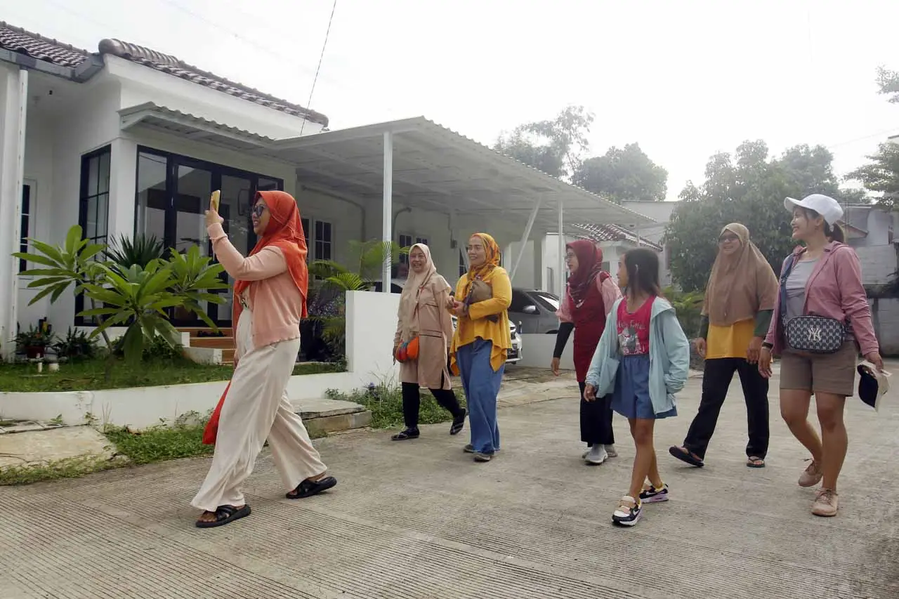 Jalin Silaturahmi, Warga...