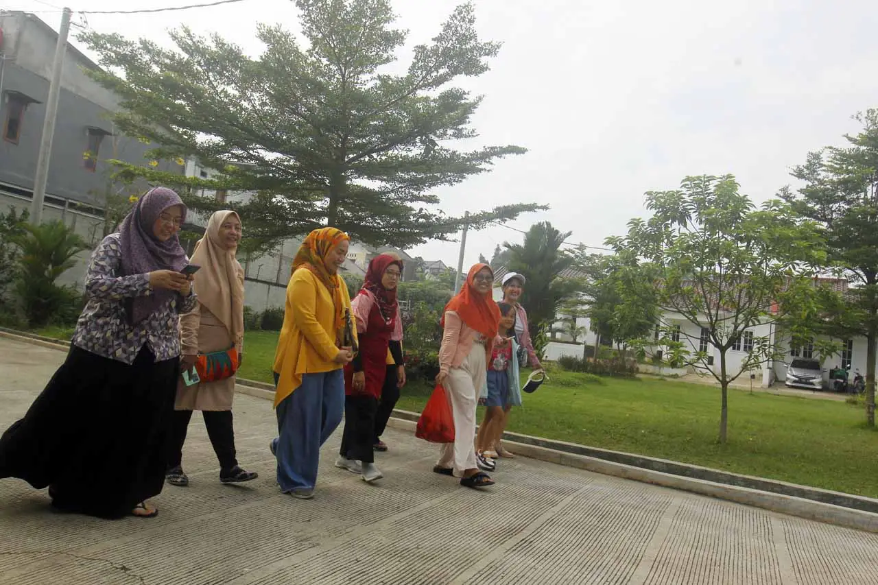 Jalin Silaturahmi, Warga...