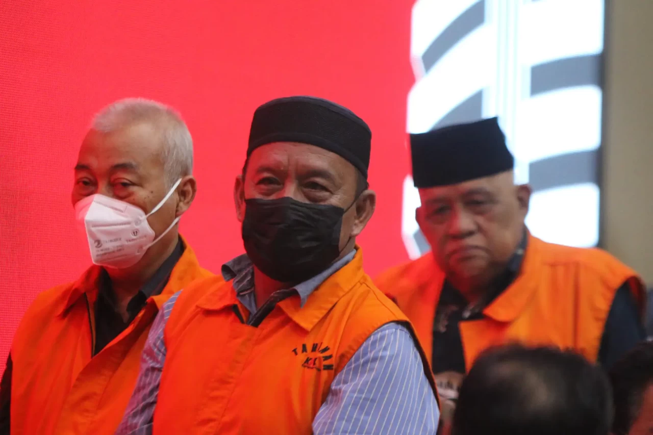 KPK Tahan Lima Tersangka...