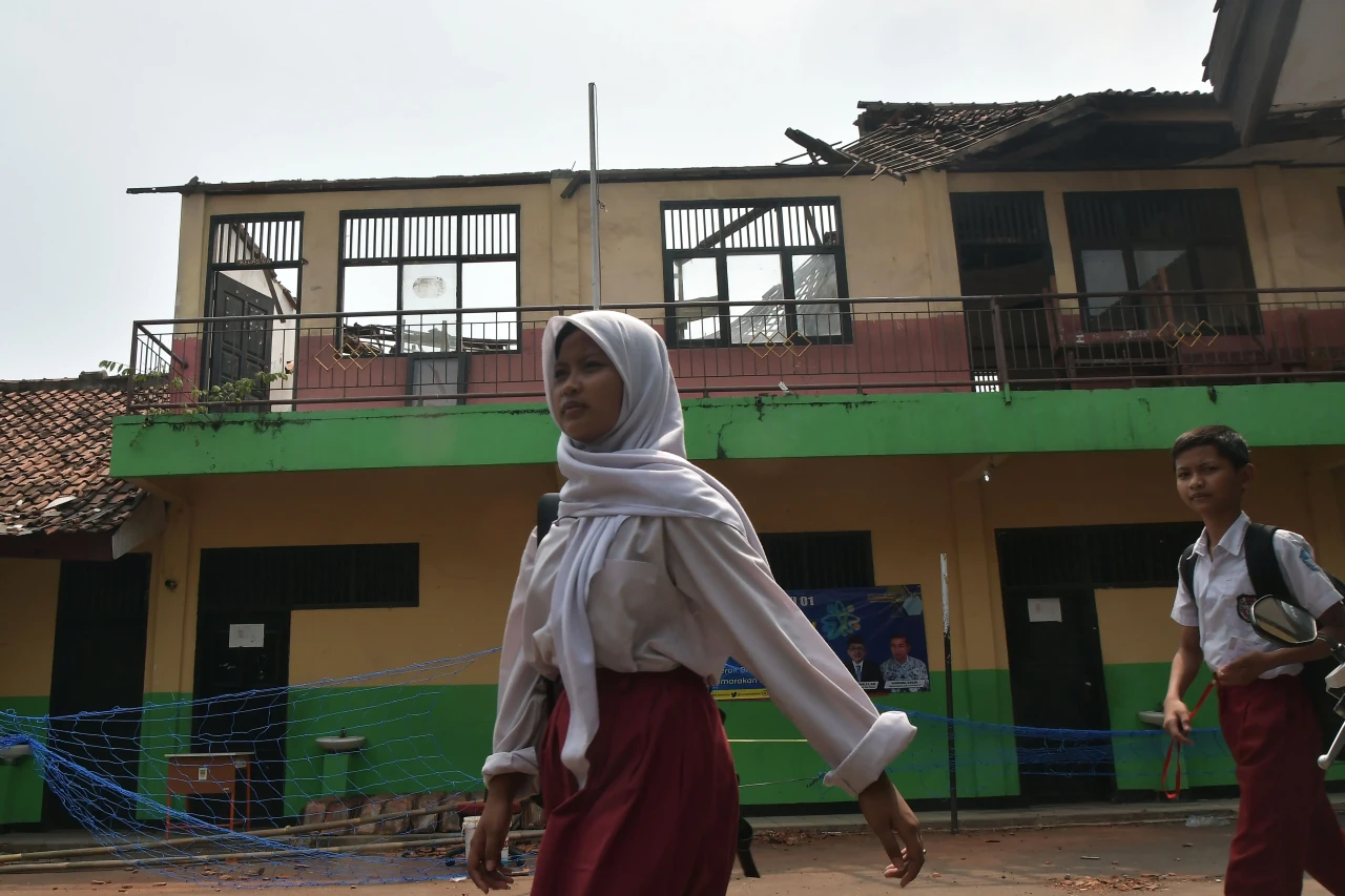 Bangunan SDN Sukadanau...