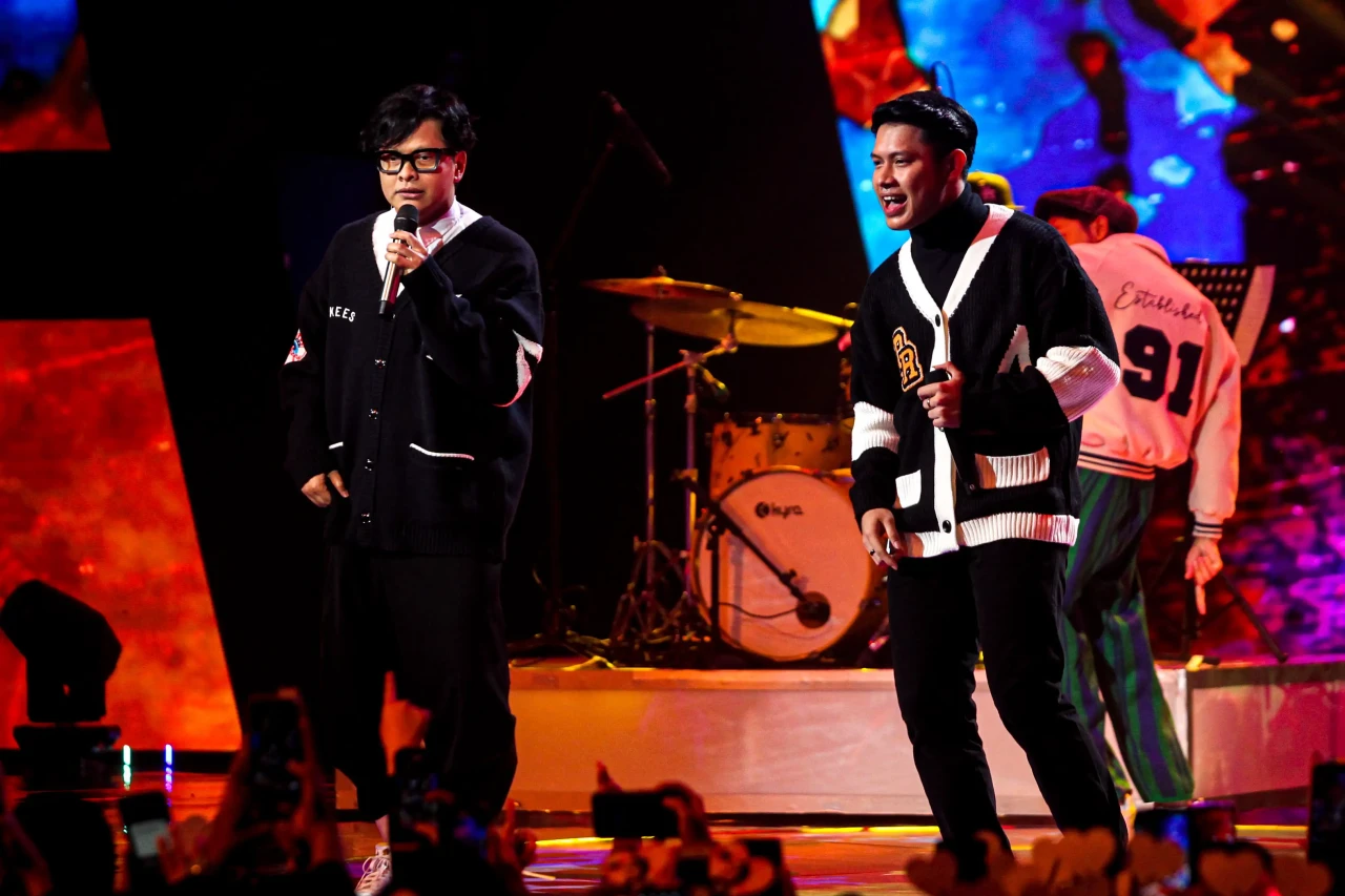 Rony dan Armand Maulana...