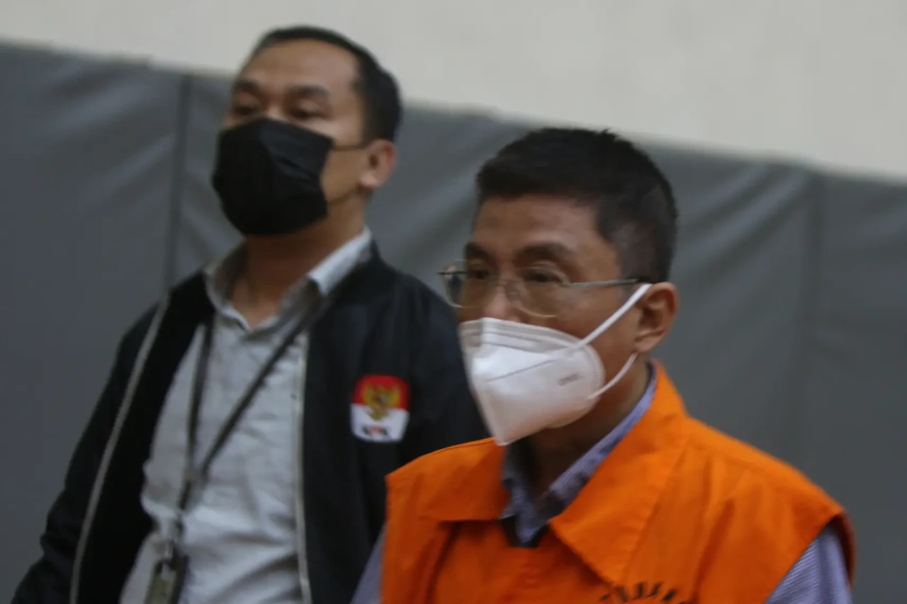KPK Tahan Komisaris...