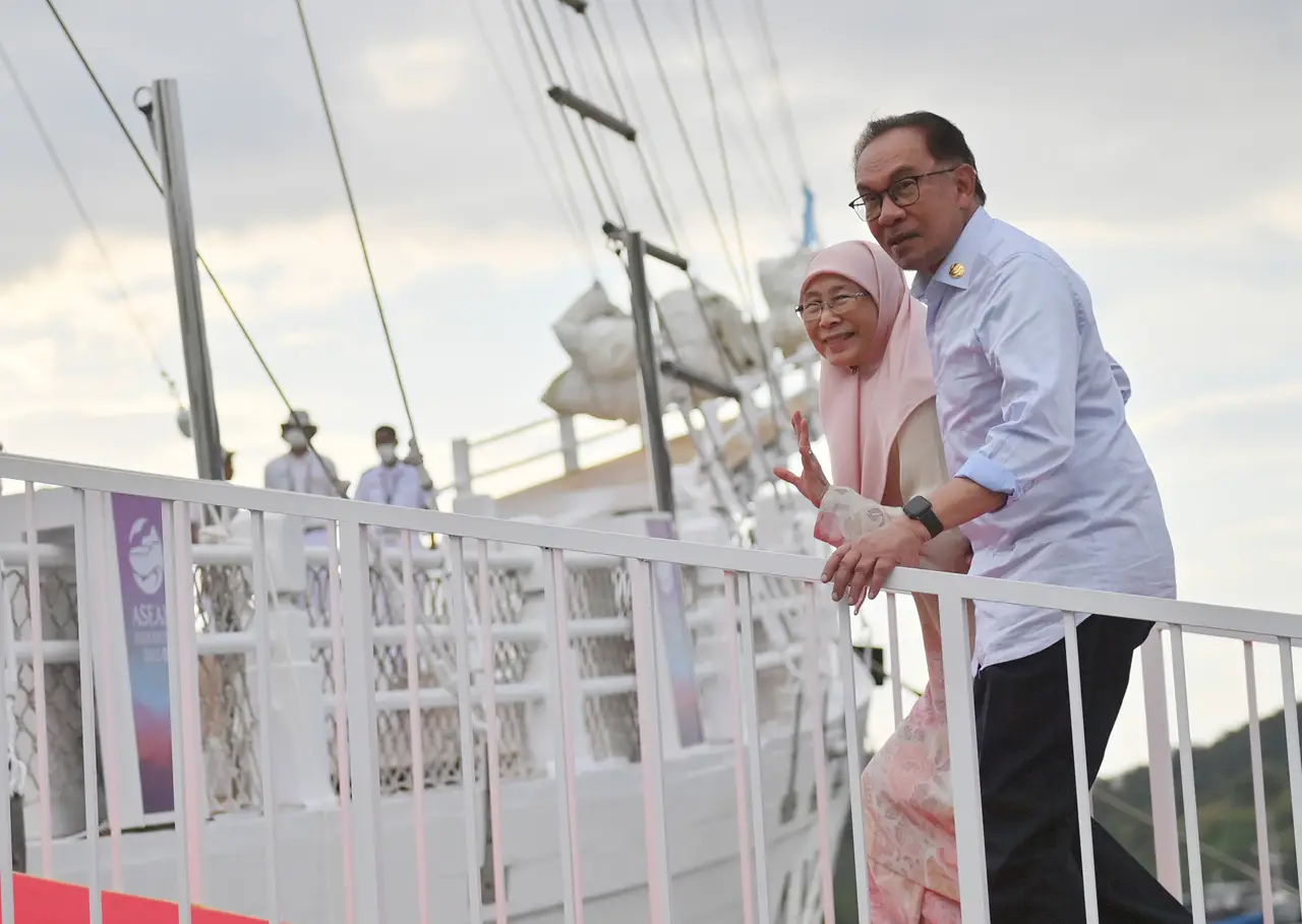 Jokowi Ajak Pemimpin...