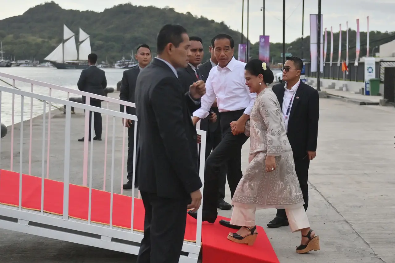 Jokowi Ajak Pemimpin...