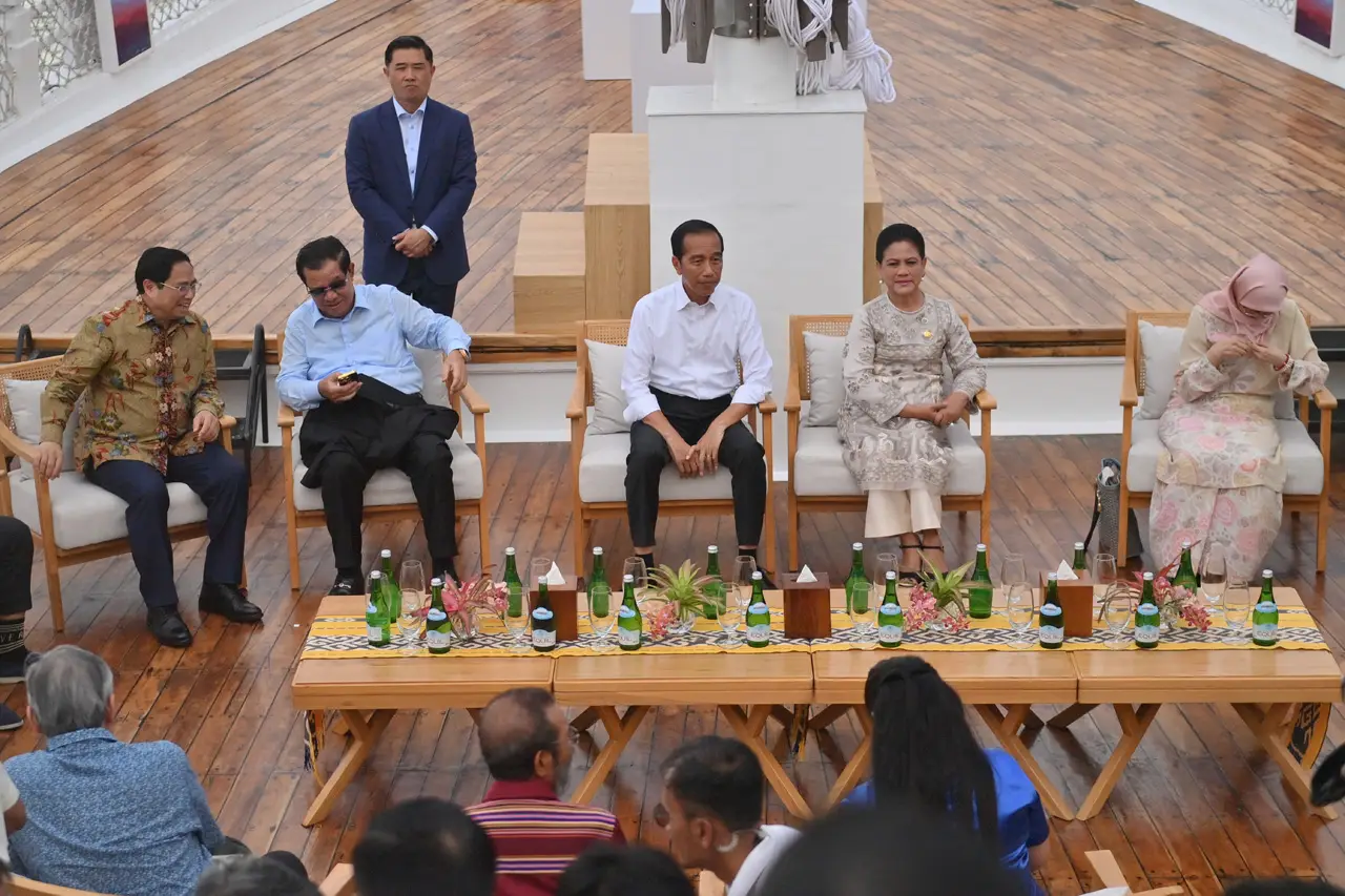 Jokowi Ajak Pemimpin...