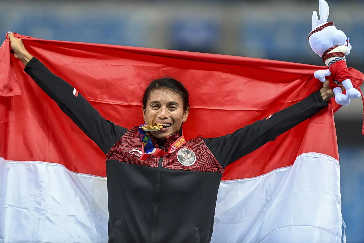 Maria Londa Rebut Medali...