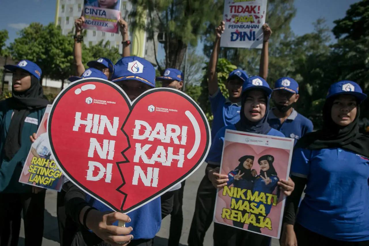 Mahasiswa Gelar Aksi...