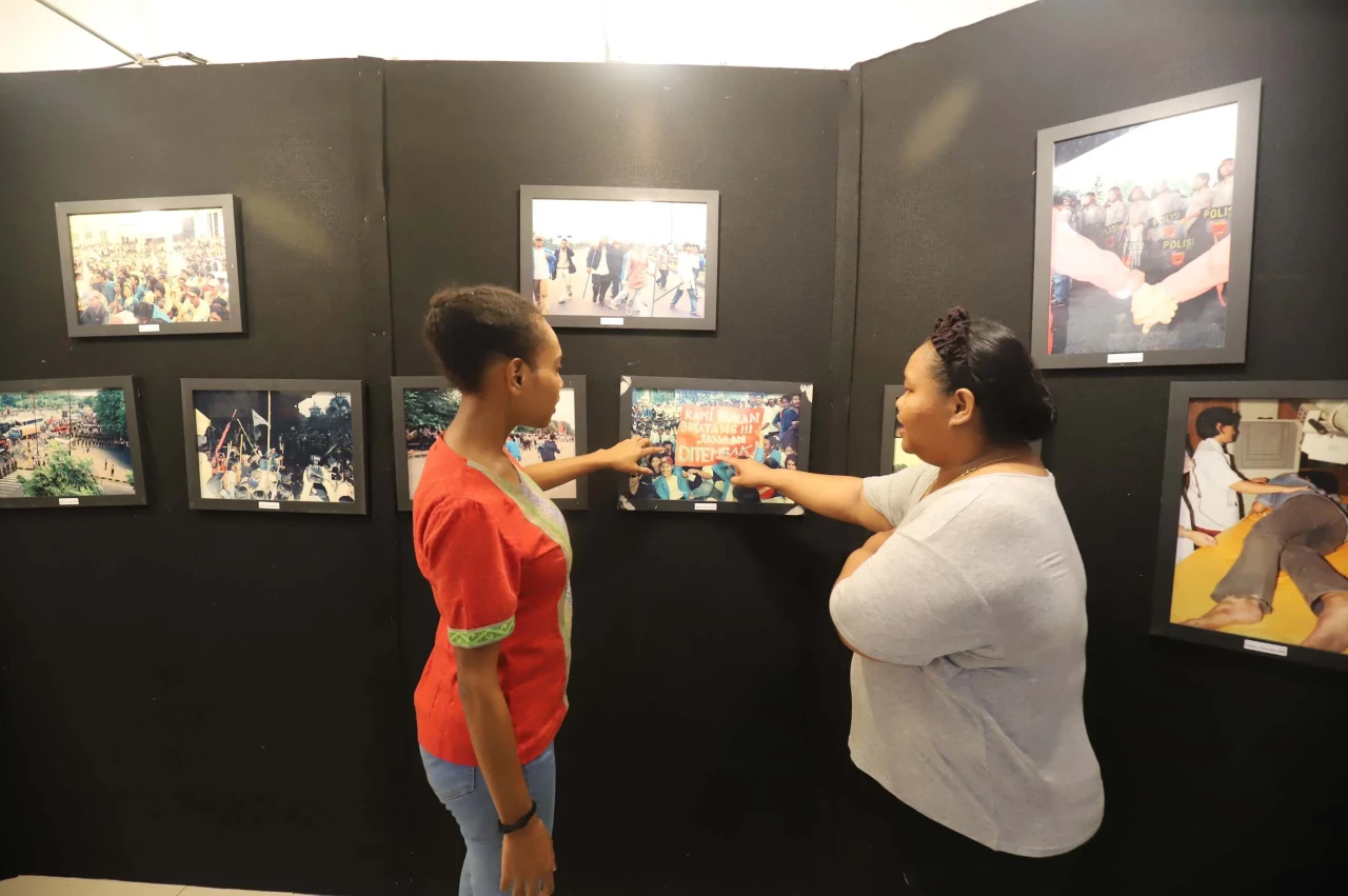 Pameran Foto 25 Tahun...
