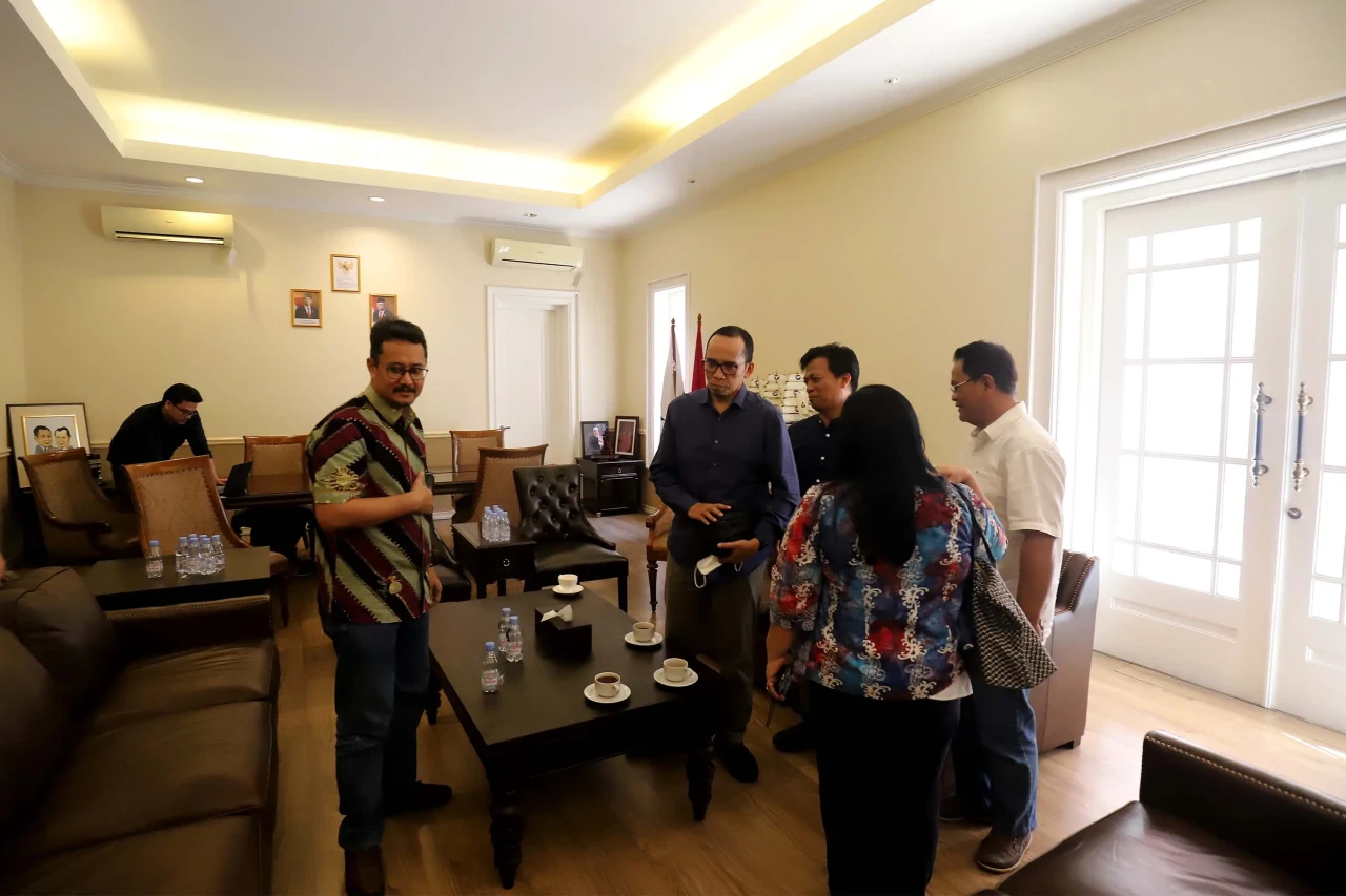 TGB Zainul Majdi Gelar...