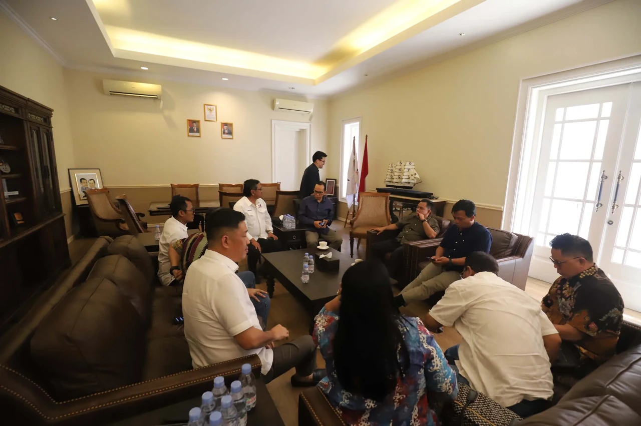 TGB Zainul Majdi Gelar...