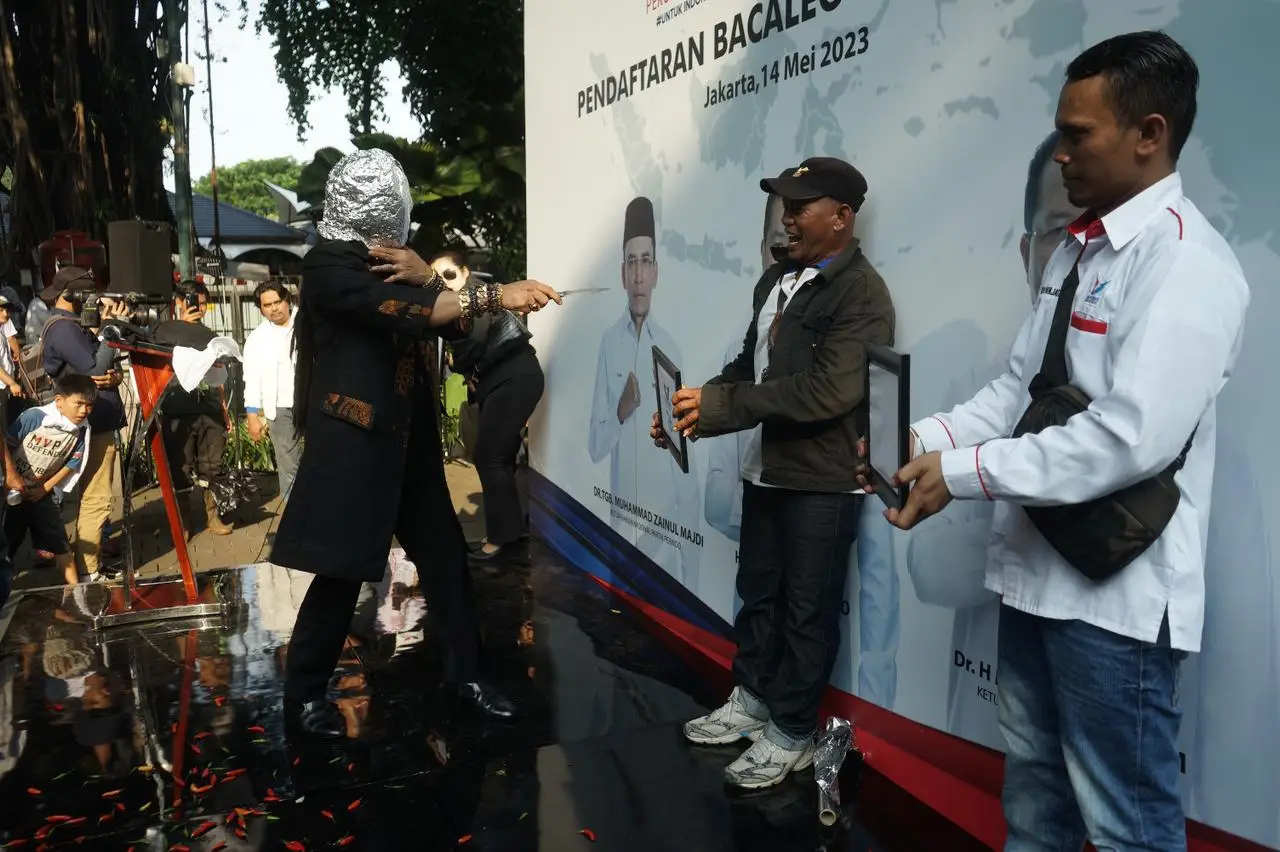 Aksi Master Limbad Meriahkan...