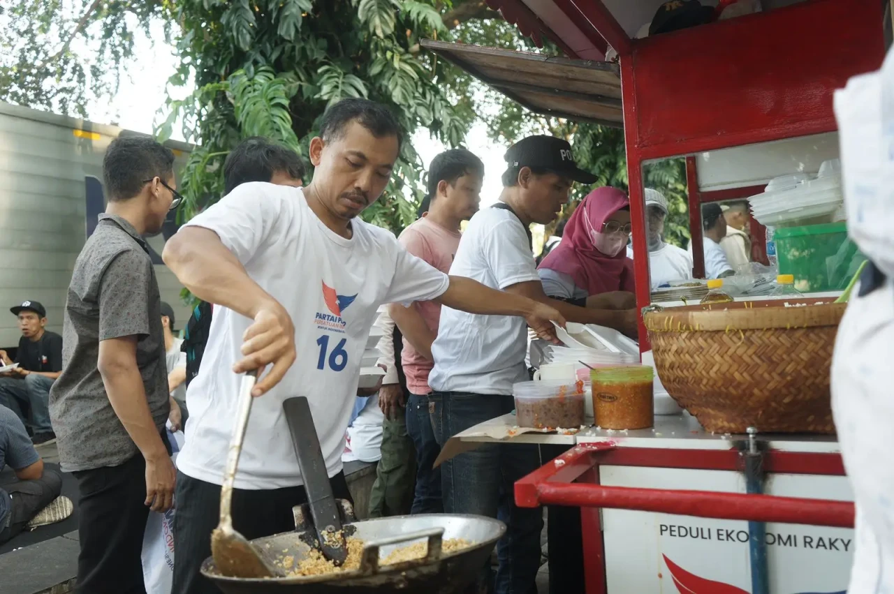 Gerobak Perindo Ramaikan...