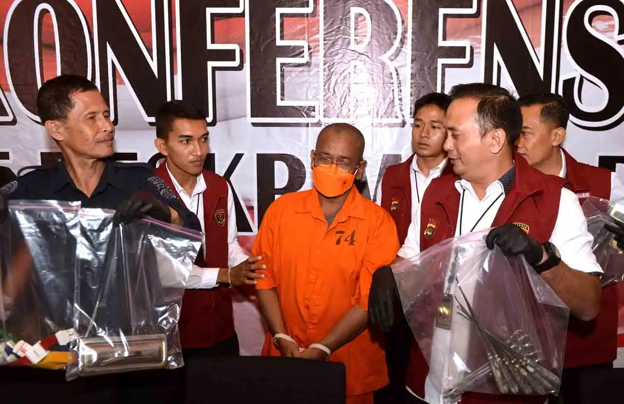 Pengungkapan Kasus Praktik...