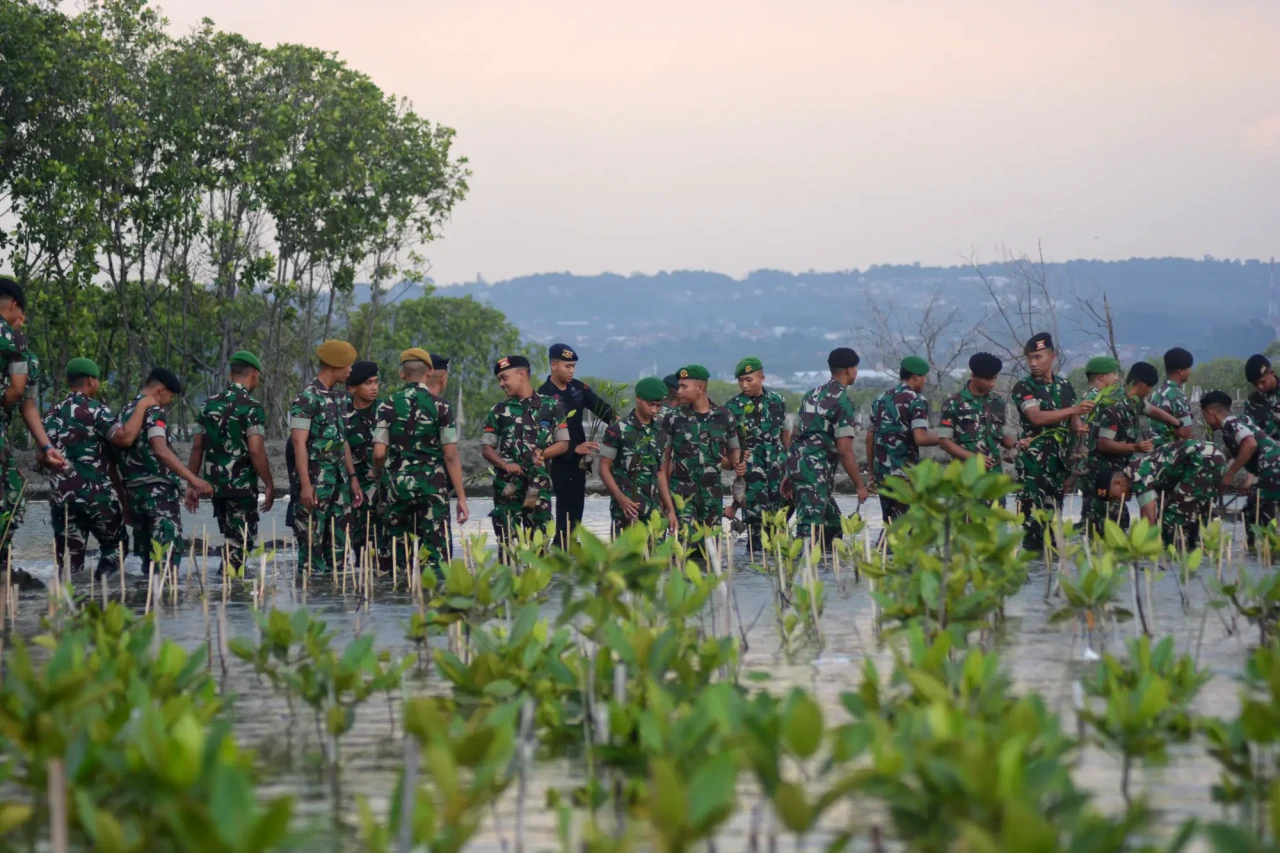Kompaknya TNI-Polri...