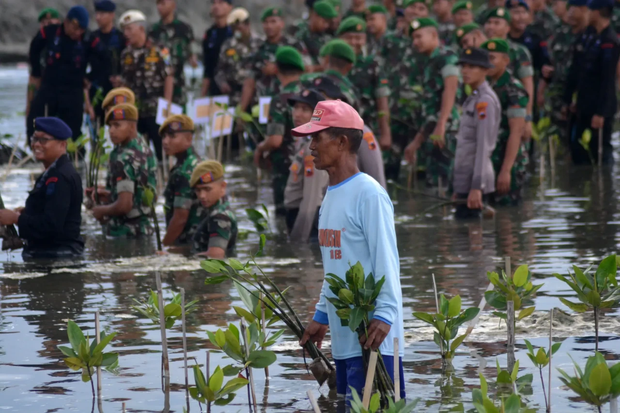 Kompaknya TNI-Polri...
