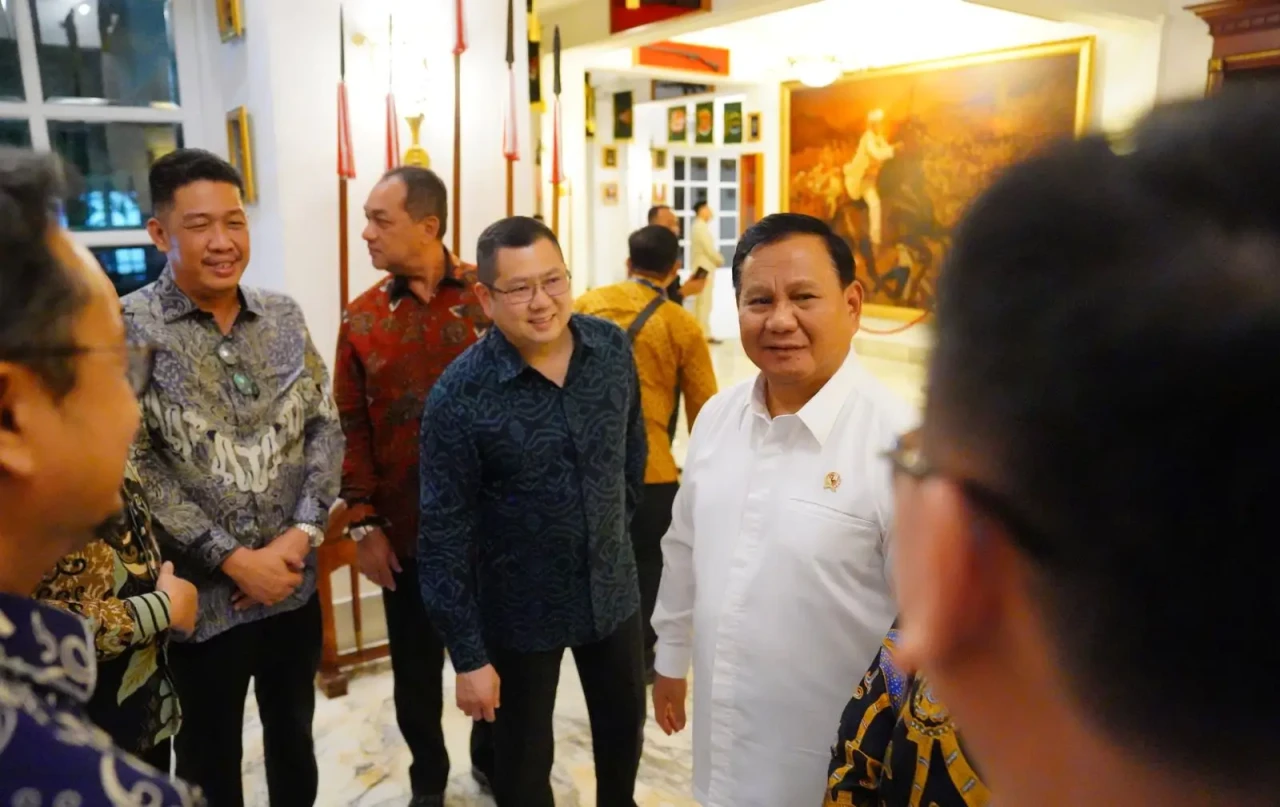 Prabowo Subianto Sambut...