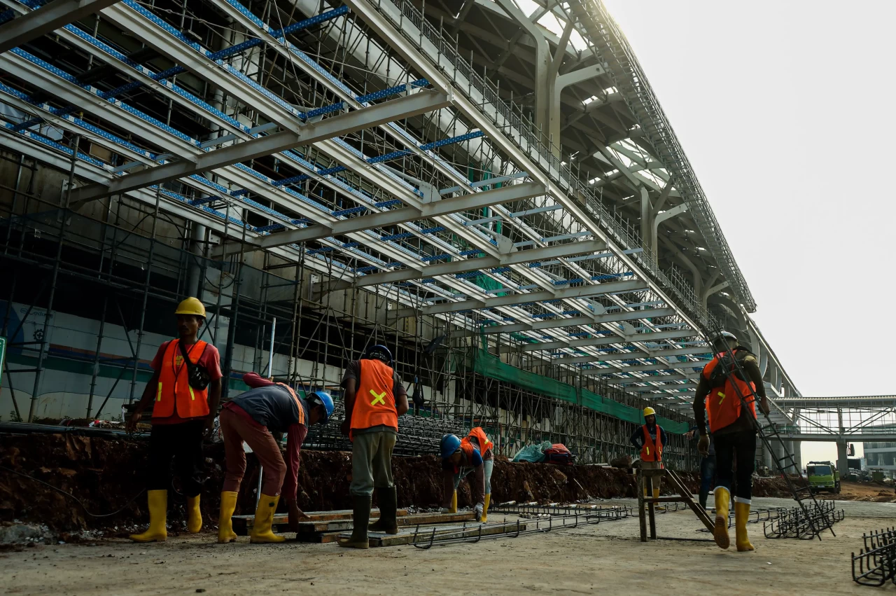 Progres Stasiun KA Cepat...