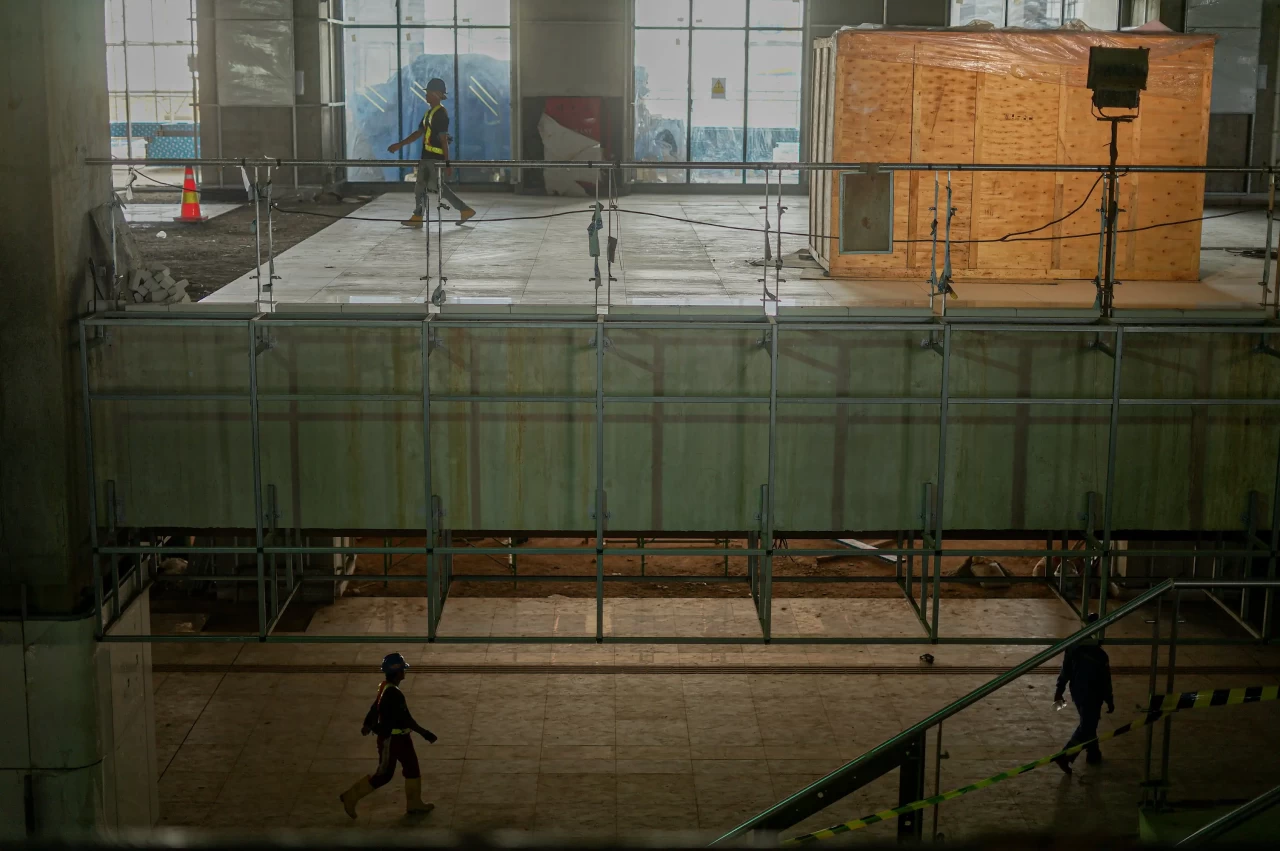 Progres Stasiun KA Cepat...