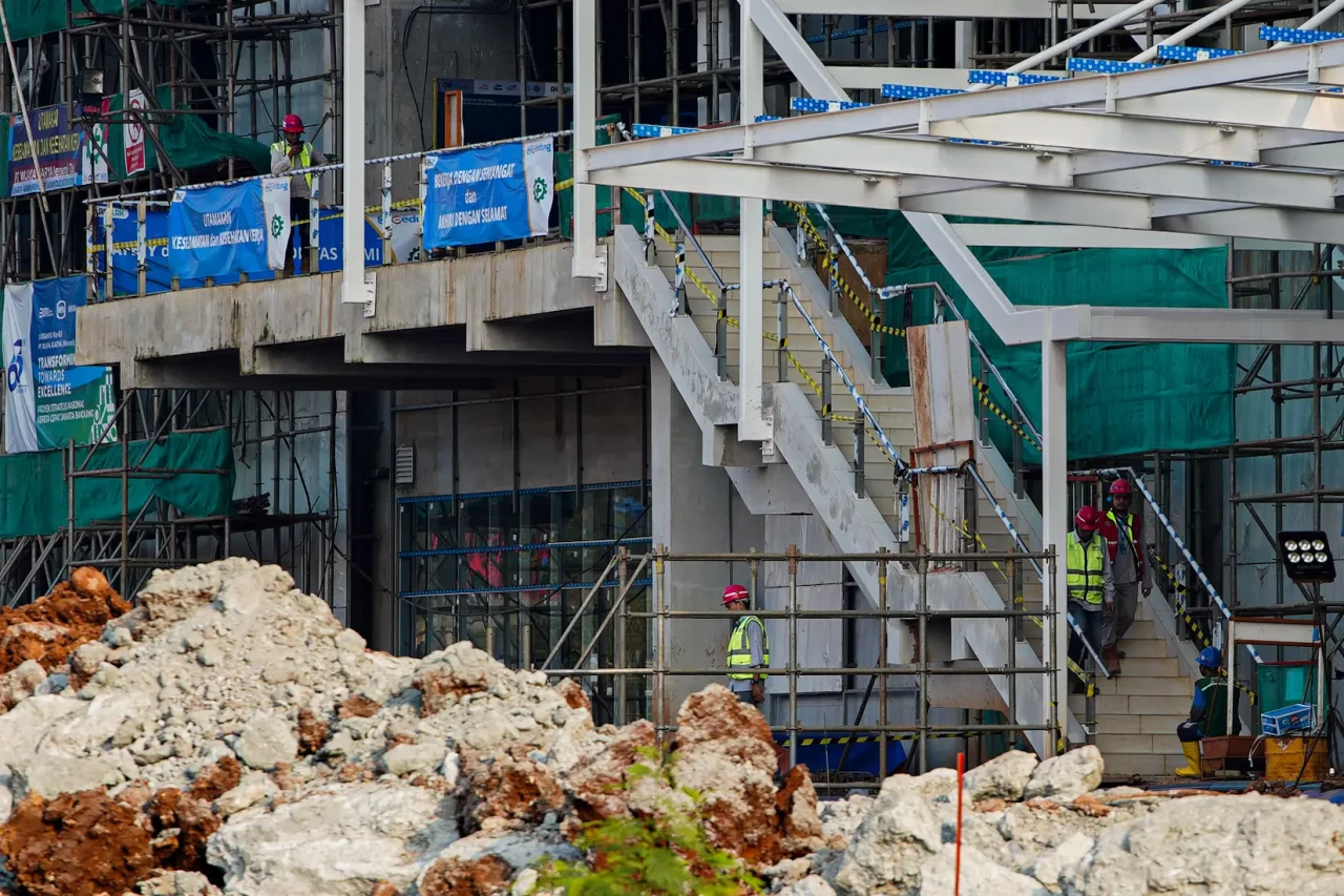 Progres Stasiun KA Cepat...