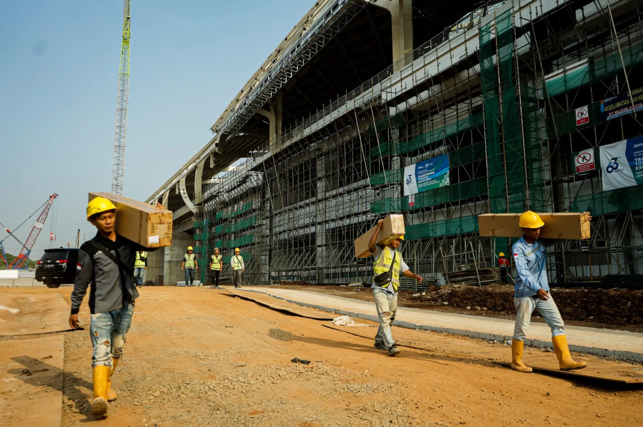 Progres Stasiun KA Cepat...