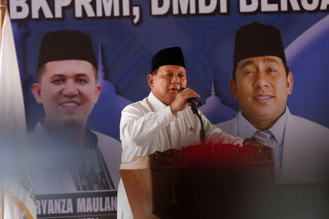 Prabowo Hadiri Silaturahmi...