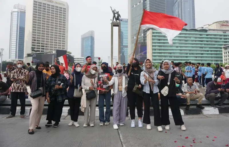 Potret Aksi 1.000 Mawar...