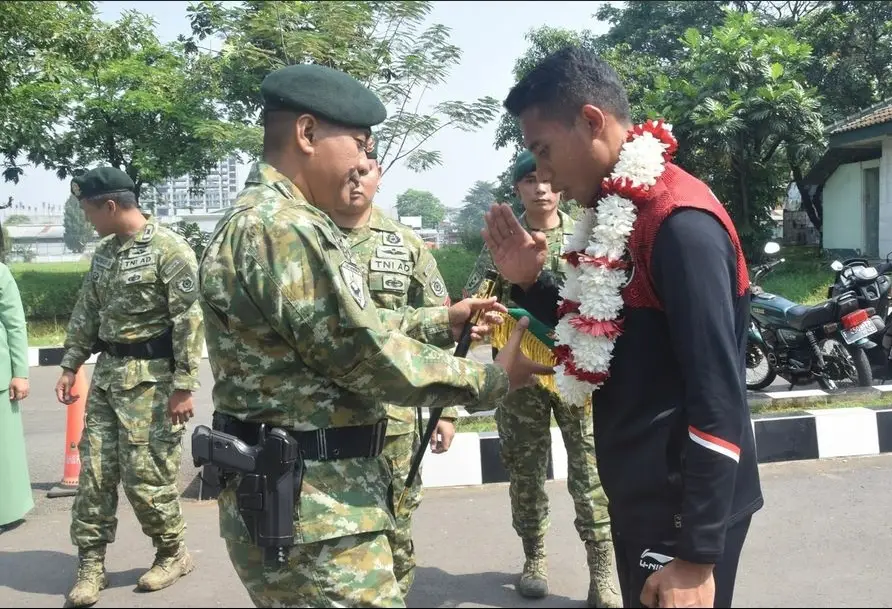 Bukan Kaleng-kaleng,...