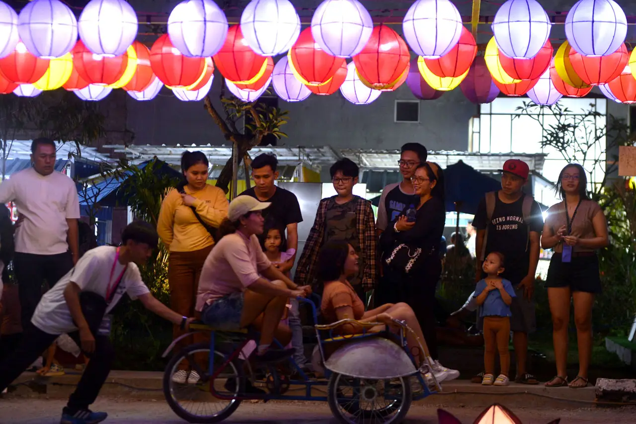 Wisata Festival Lampion...