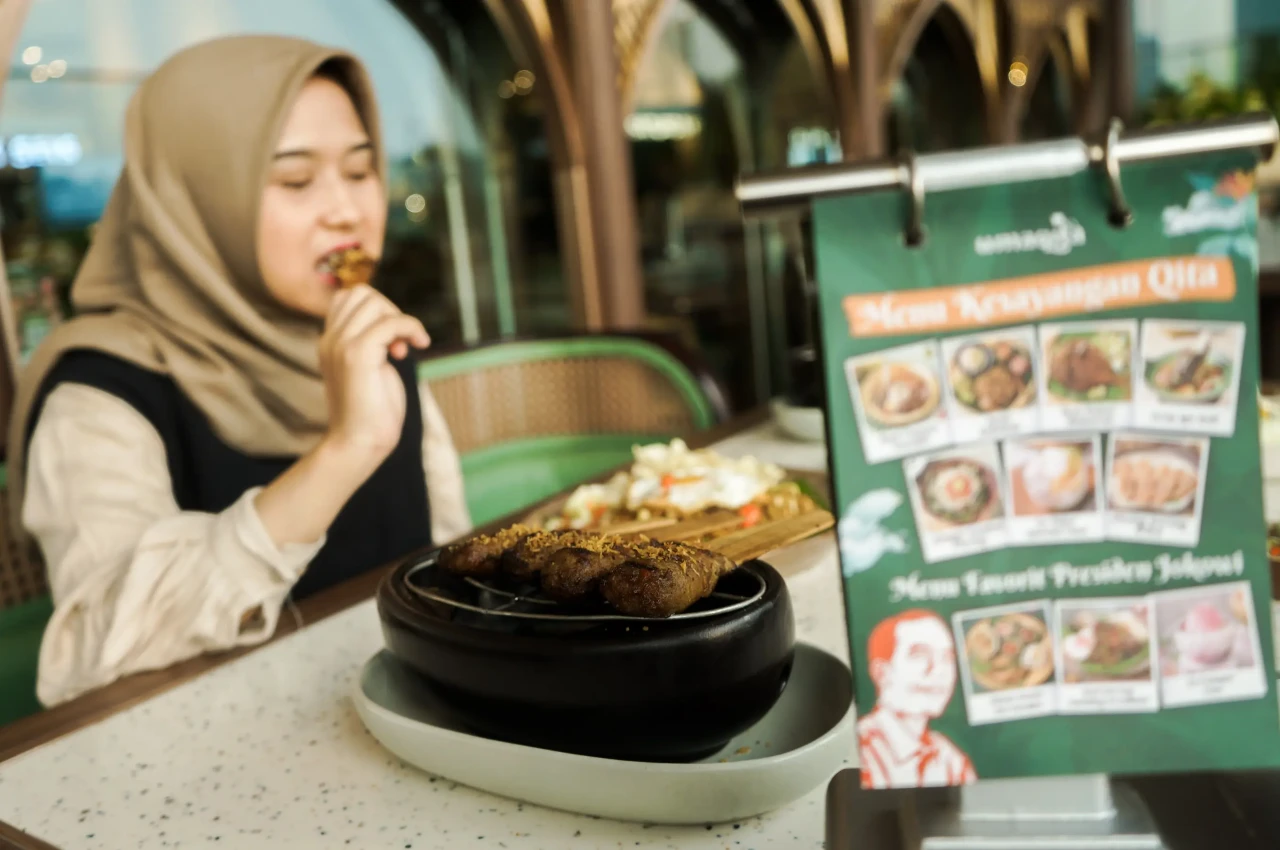 Mencicipi Menu Favorit...