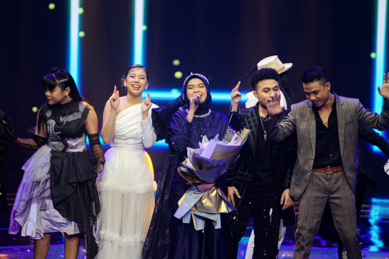 Juarai Indonesian Idol...