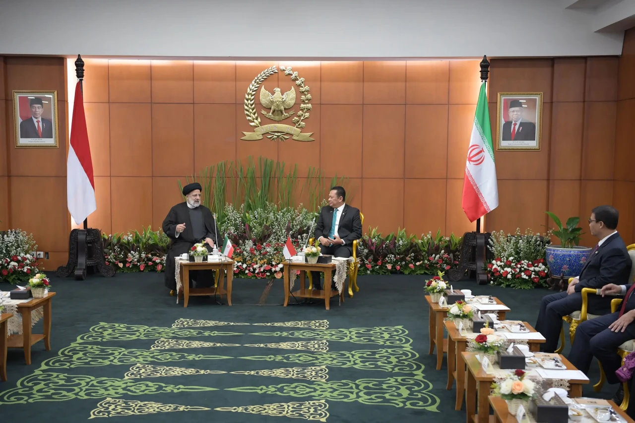 Momen Presiden Iran...