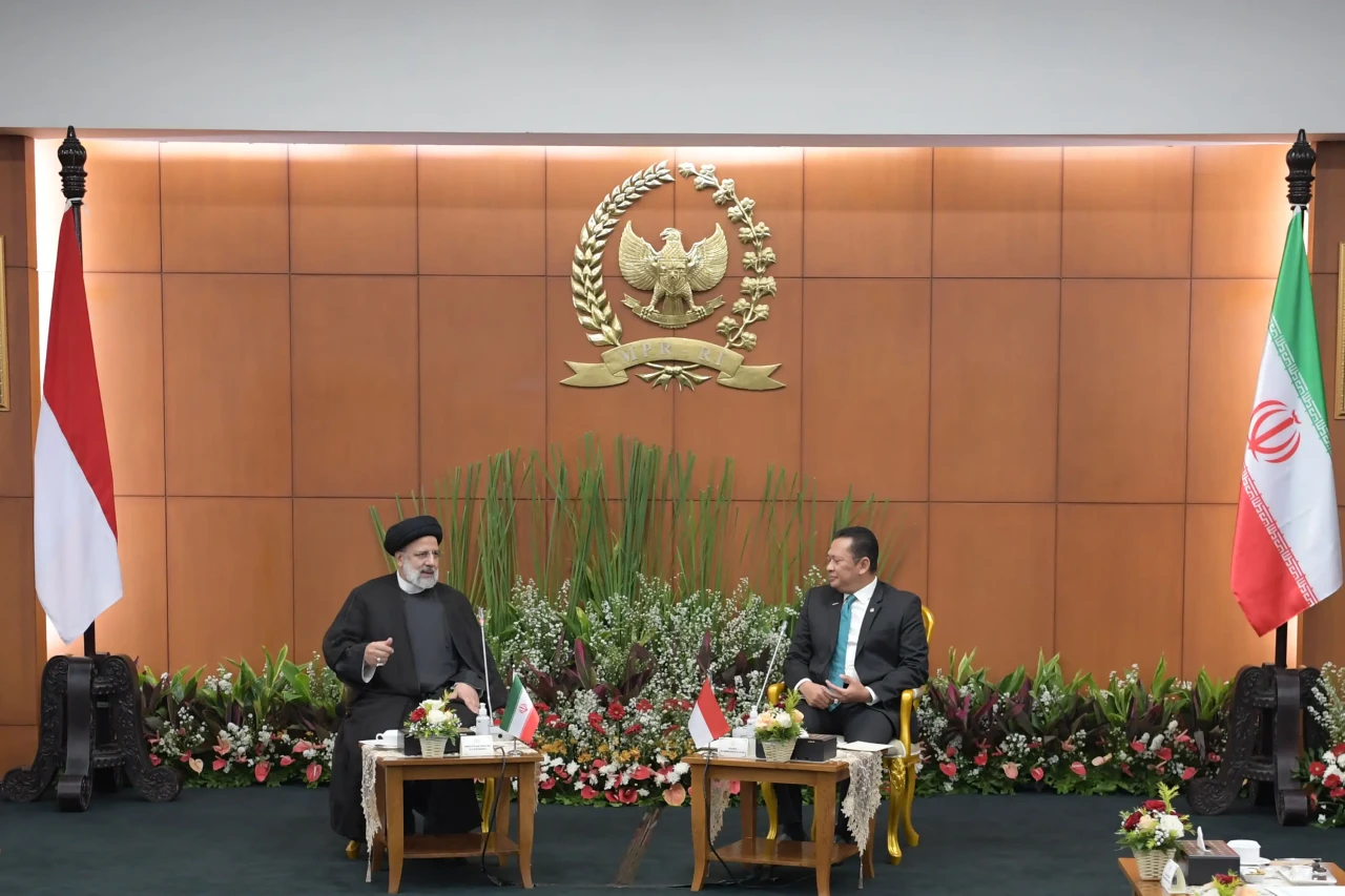 Momen Presiden Iran...