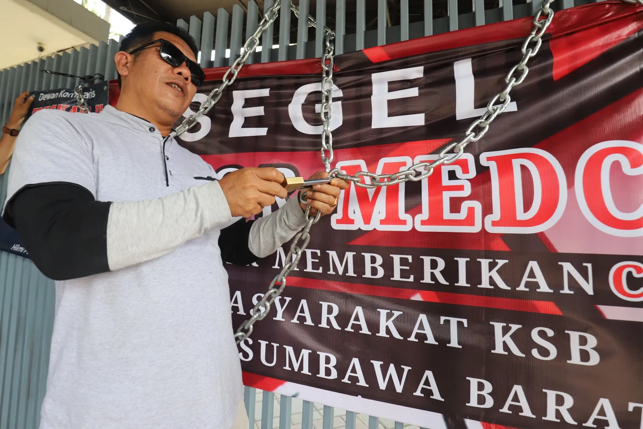 Aksi Aliansi Masyarakat...