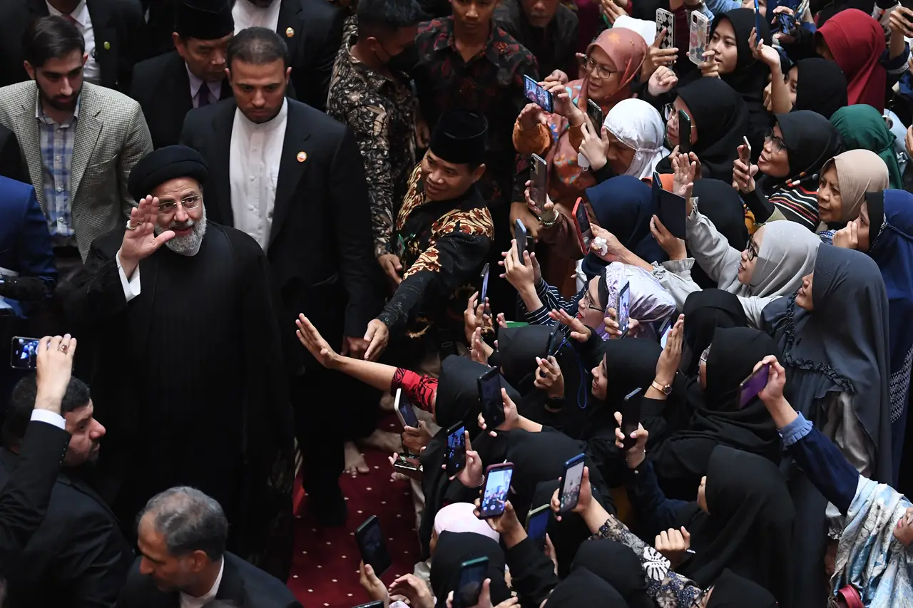 Momen Presiden Iran...
