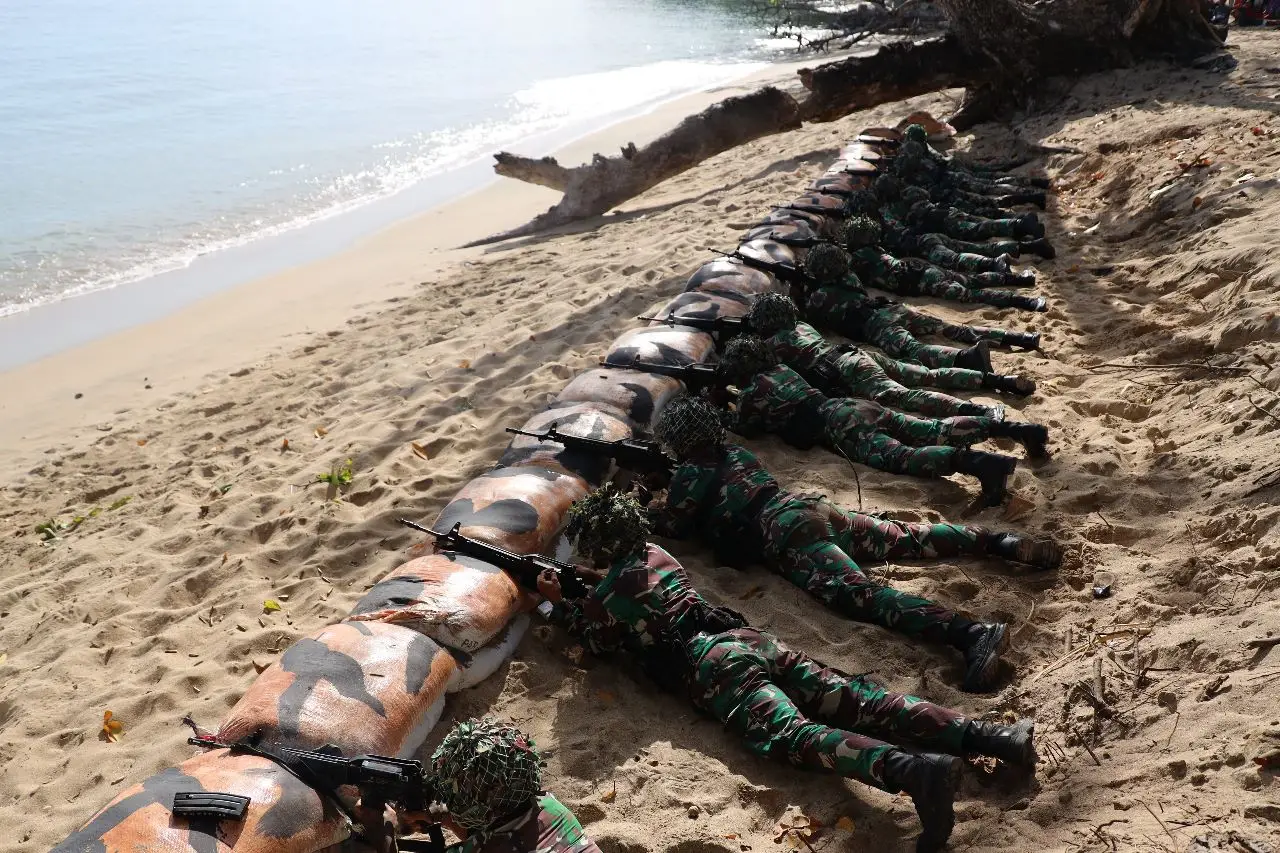 Kerahkan Empat KRI Terbaik...