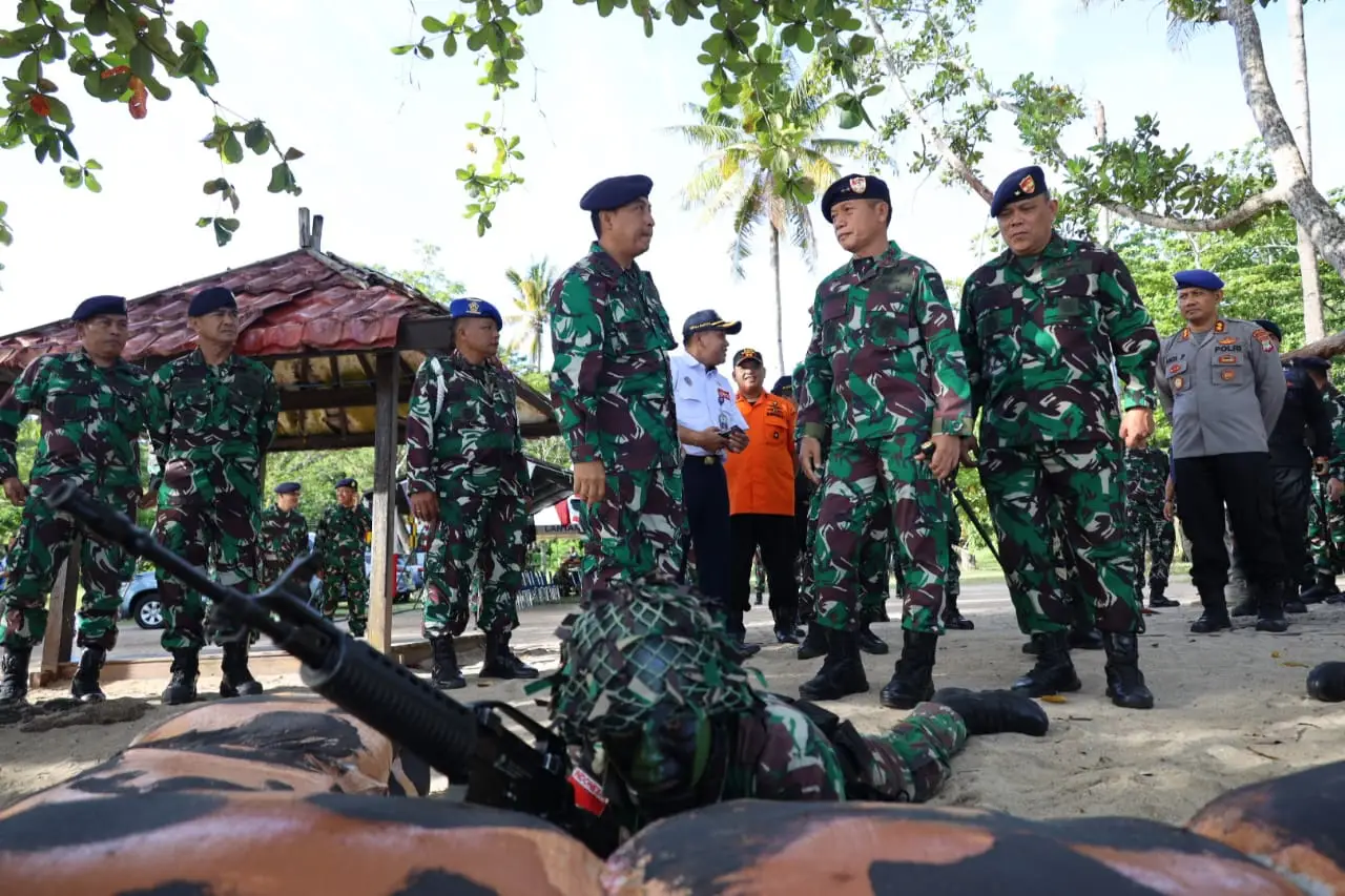 Kerahkan Empat KRI Terbaik...