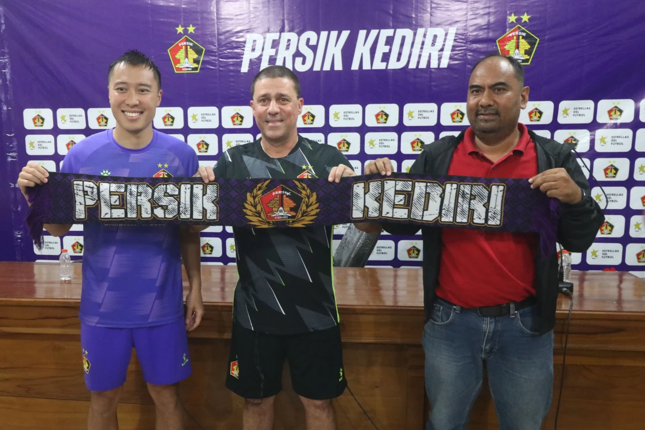 Ini Sosok Pelatih Baru...