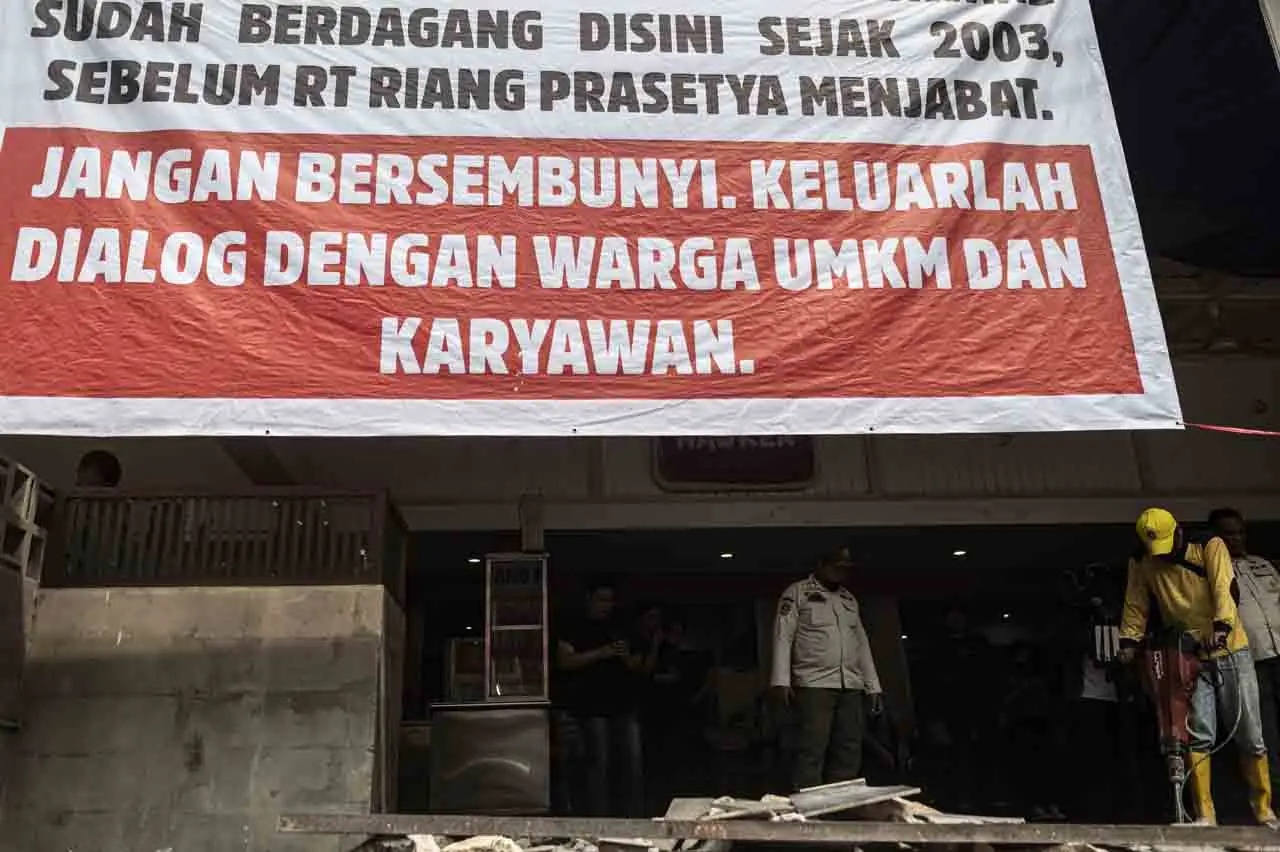 Serobot Bahu Jalan dan...