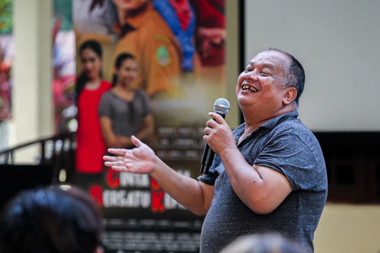 Tayang Perdana, Para...