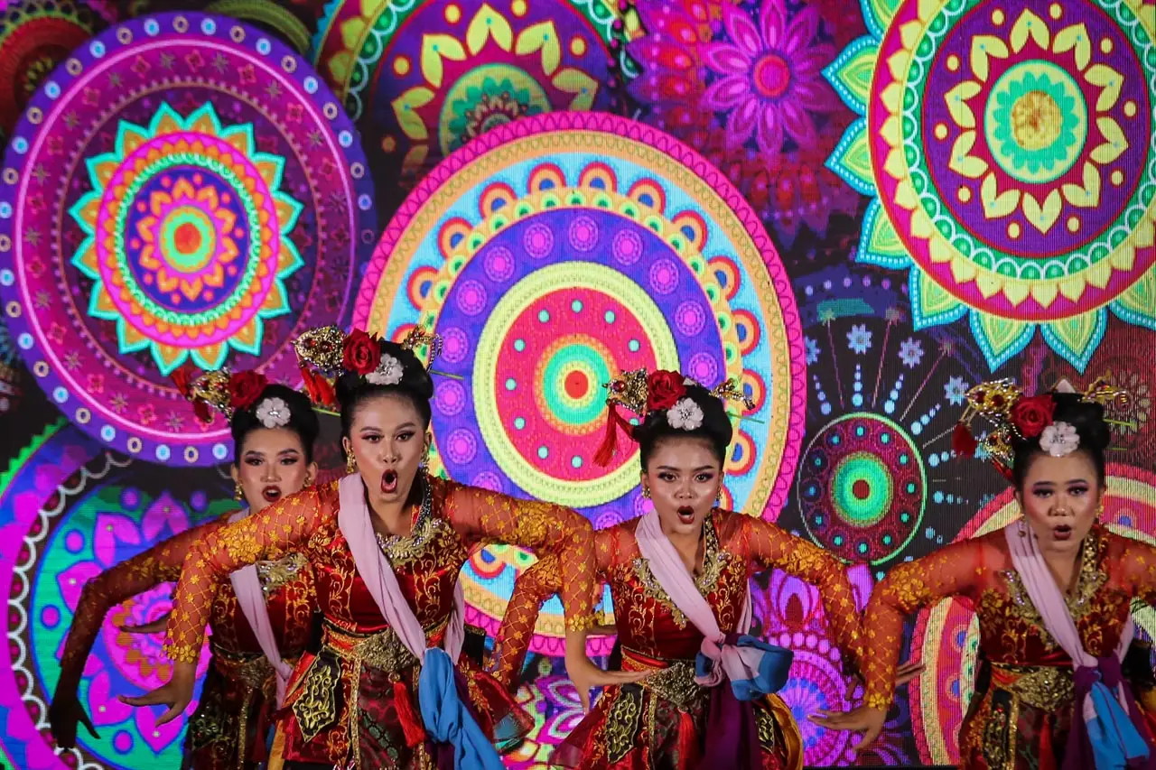 Festival Tari Semarak...