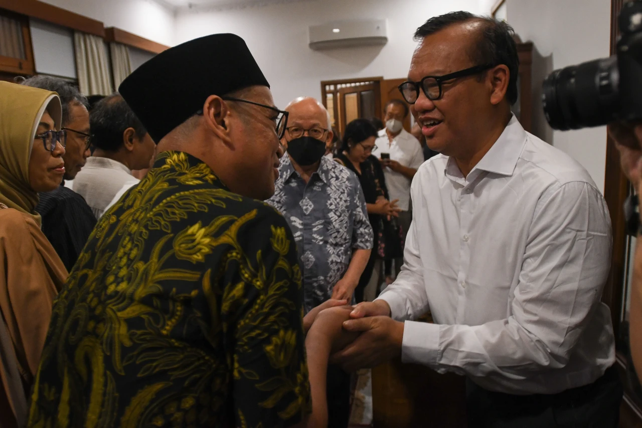 Jenazah Mantan Menteri...