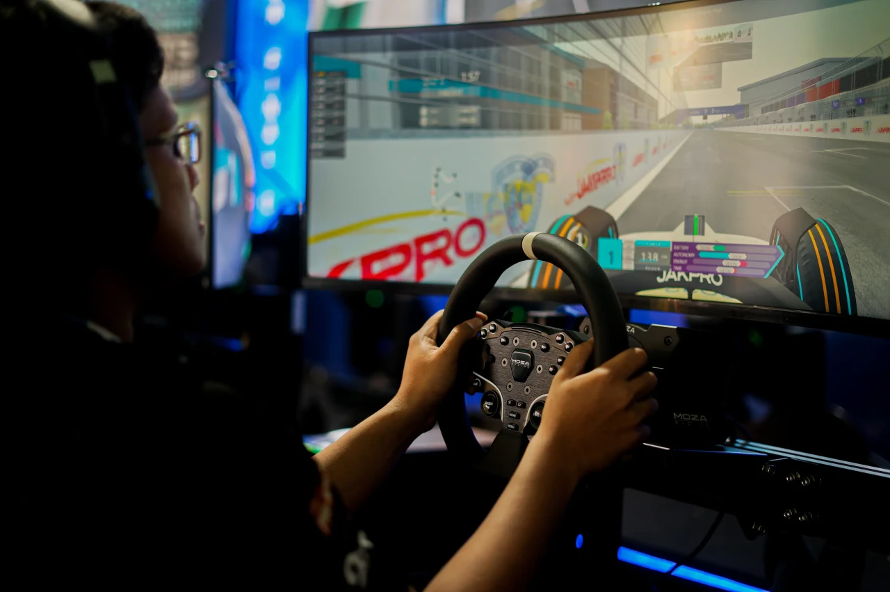 Keseruan Balap Formula...