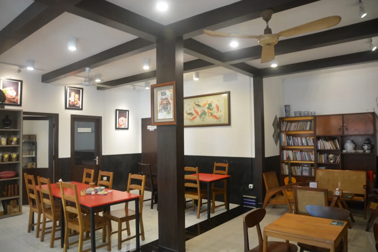 Sensasi Waroeng Peranakan...