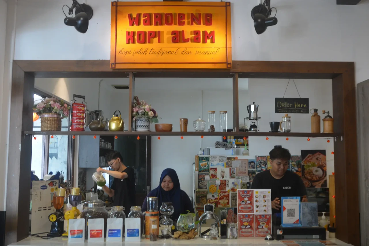 Sensasi Waroeng Peranakan...