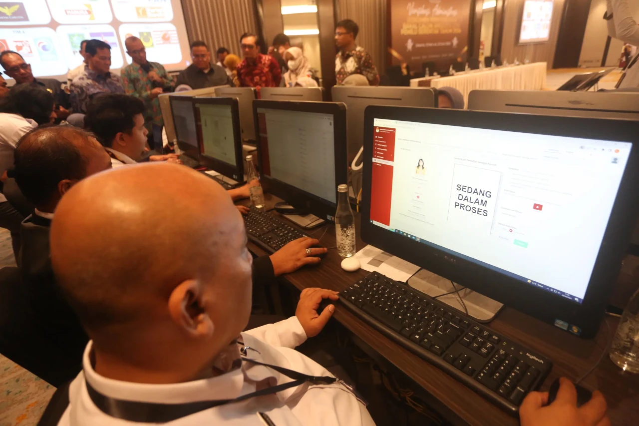 KPU RI Verifikasi Administrasi...