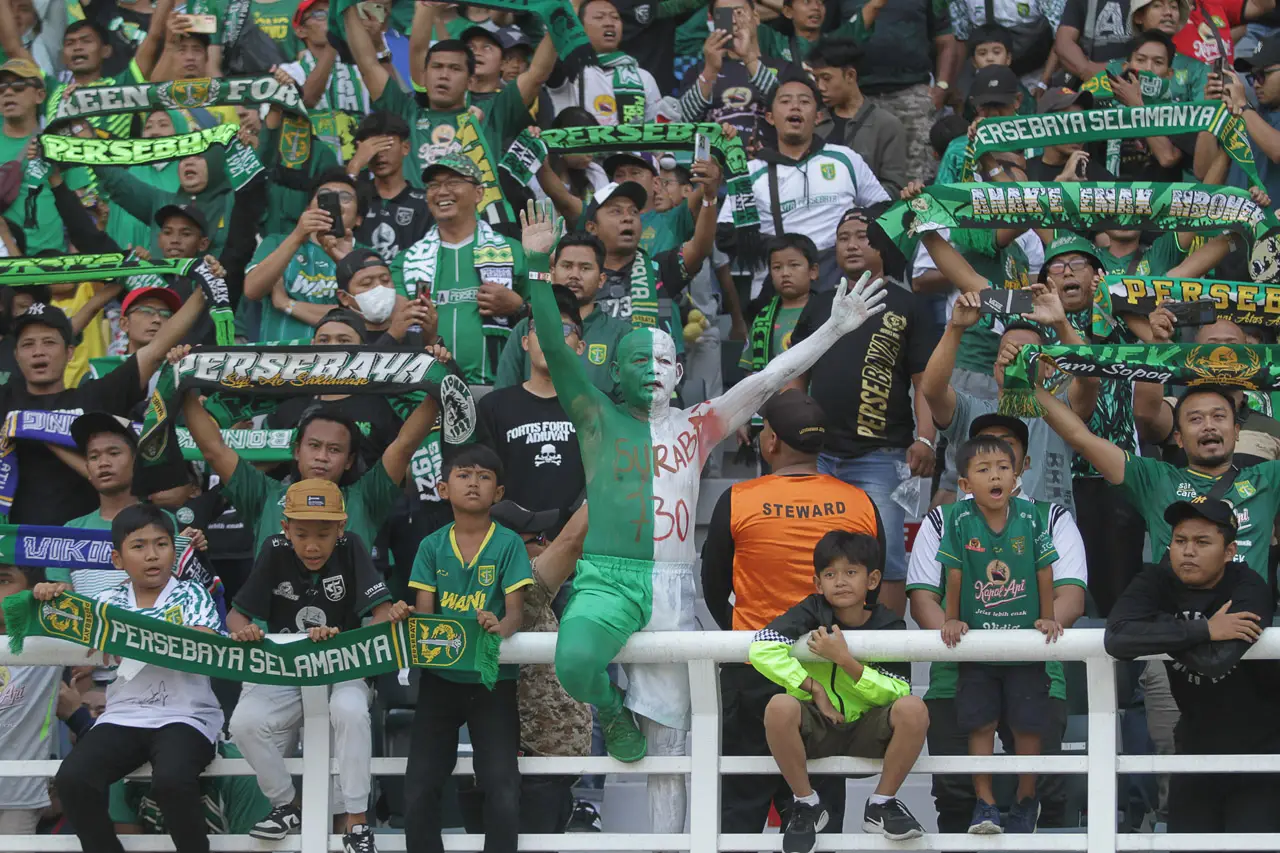 Laga Uji Coba, Persebaya...