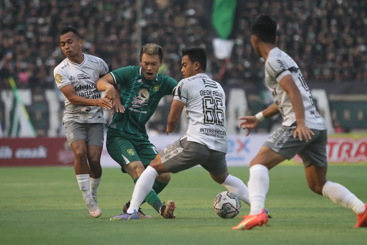 Laga Uji Coba, Persebaya...