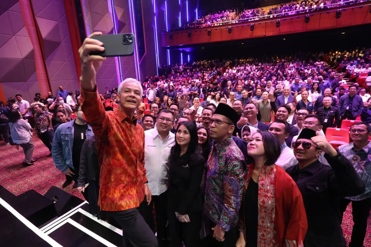 Ganjar Pranowo Jadi...