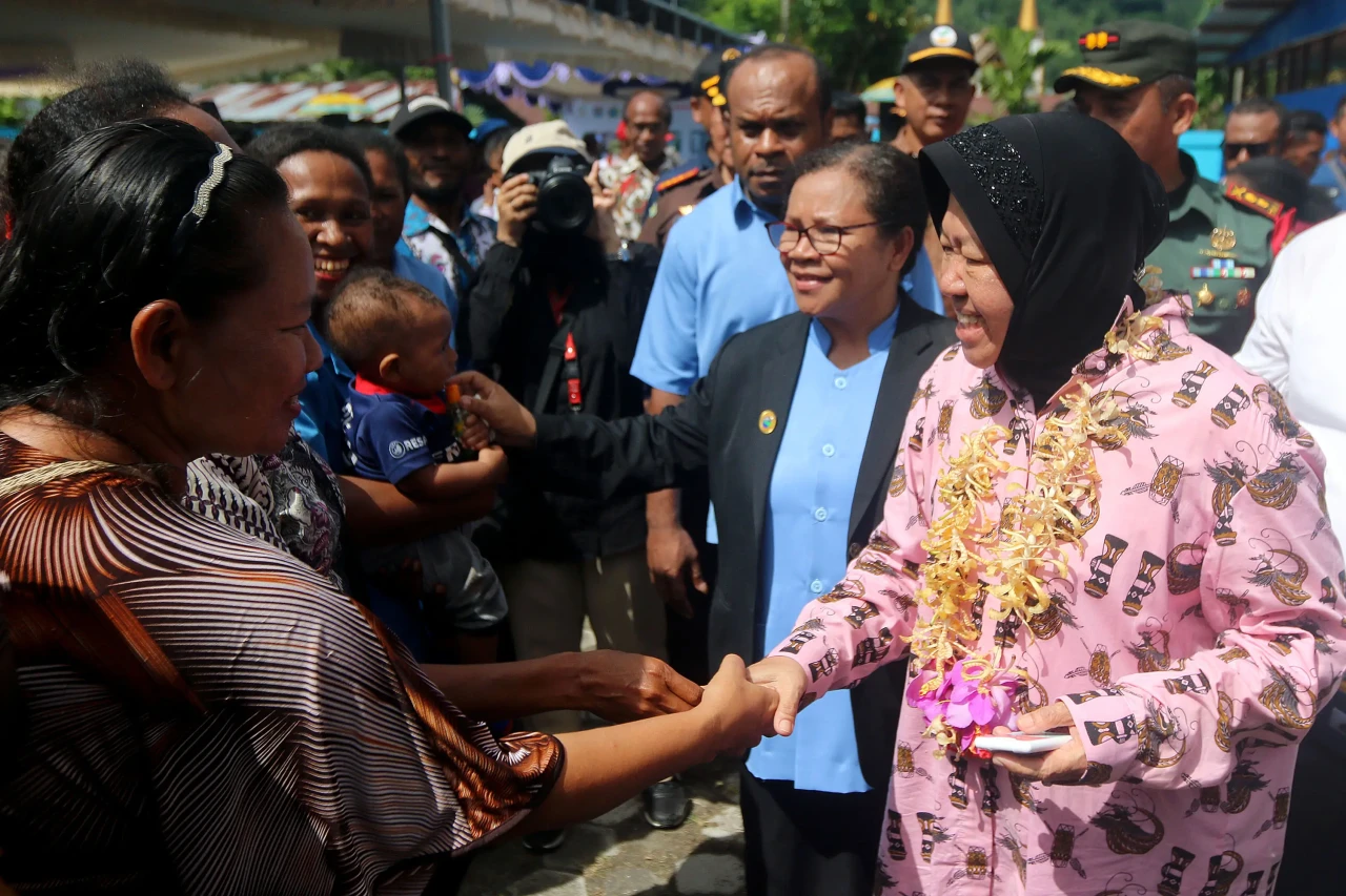 Sambangi Kepulauan Yapen,...