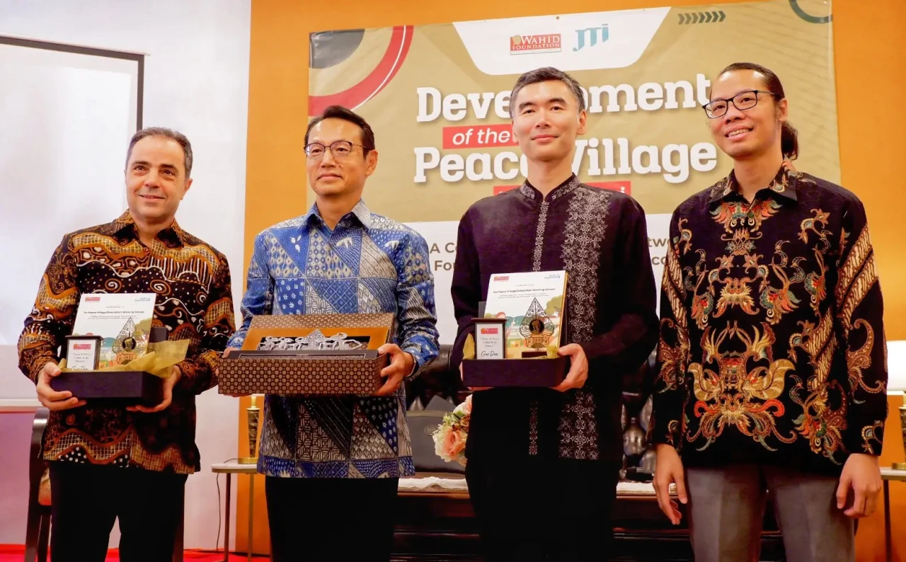 Membangun Resiliensi...